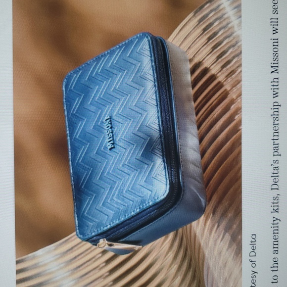 Missoni Luxury Kits Case Exclusive For Delta Air- amenity Kits - Picture 2 of 13